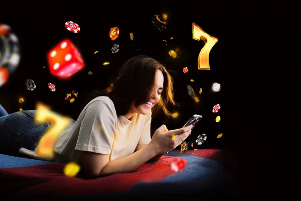 Slots 45QBET — Milhares de temas empolgantes e jackpots Uma mulher elegante ao lado de máquinas caça-níqueis vibrantes exibindo setes brilhantes, mostrando a variedade de slots no 45QBET.